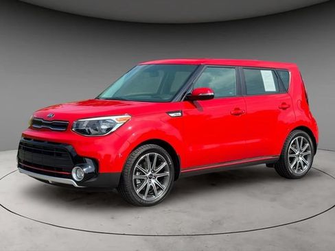 Used 2018 Kia Soul ! FWD image 1