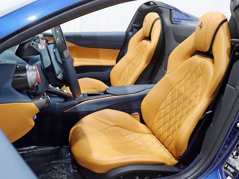 Used 2021 Ferrari 812 GTS RWD image 38