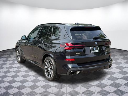 Used 2024 BMW X5 xDrive40i w/ M Sport Package AWD/4WD image 3