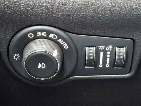 Used 2024 Jeep Compass Limited image 23