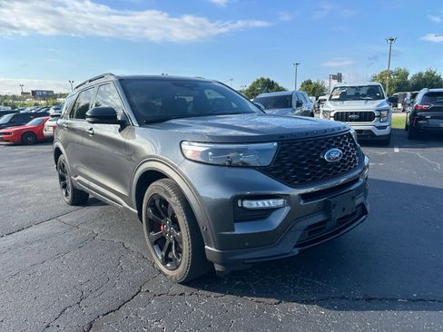 Used 2020 Ford Explorer ST w/ ST High-Performance Pack AWD/4WD image 3
