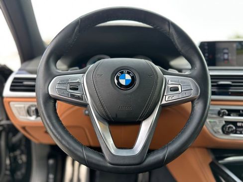 Used 2018 BMW 750i xDrive AWD/4WD image 31