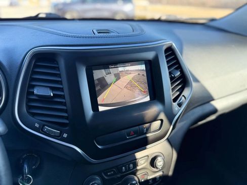 Used 2021 Jeep Cherokee Latitude image 20