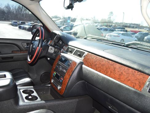 Used 2007 Chevrolet Silverado 1500 LTZ w/ Max Trailering Pack image 18