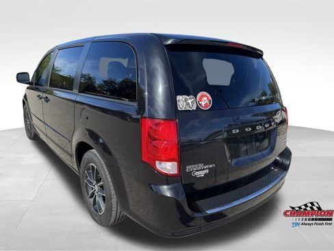 Used 2017 Dodge Grand Caravan GT image 3