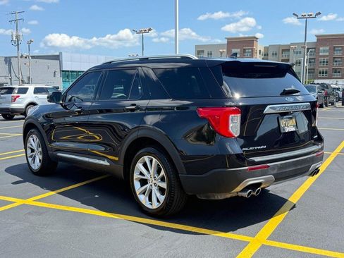 Used 2022 Ford Explorer Platinum w/ Equipment Group 601A AWD/4WD image 8