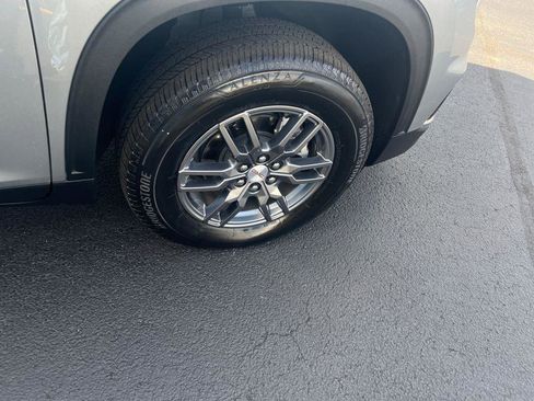 Used 2025 GMC Acadia Elevation image 30