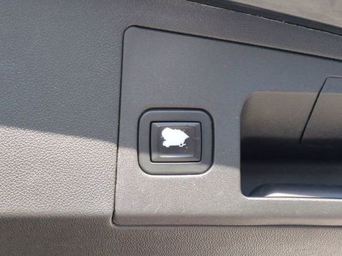 Used 2017 Cadillac XT5 Luxury w/ Driver Awareness Package image 15