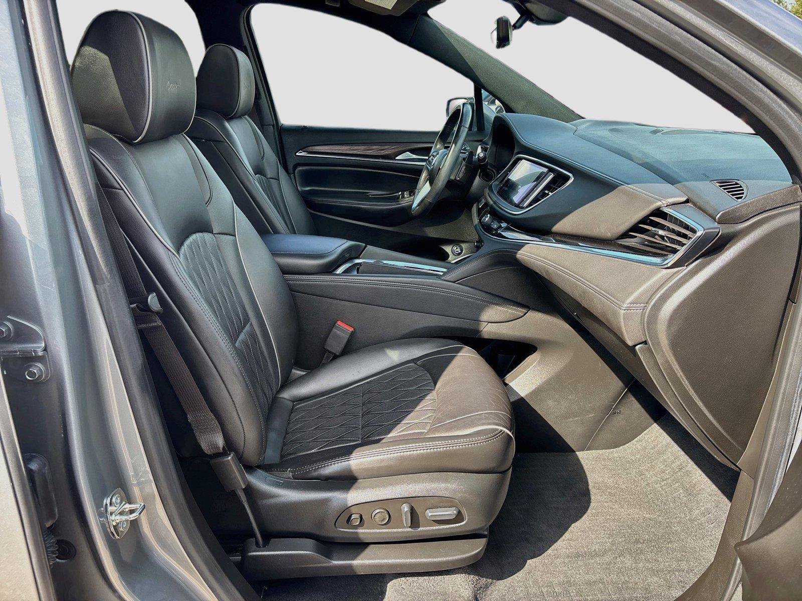 Used 2023 Buick Enclave Avenir w/ Avenir Technology Package FWD image 30