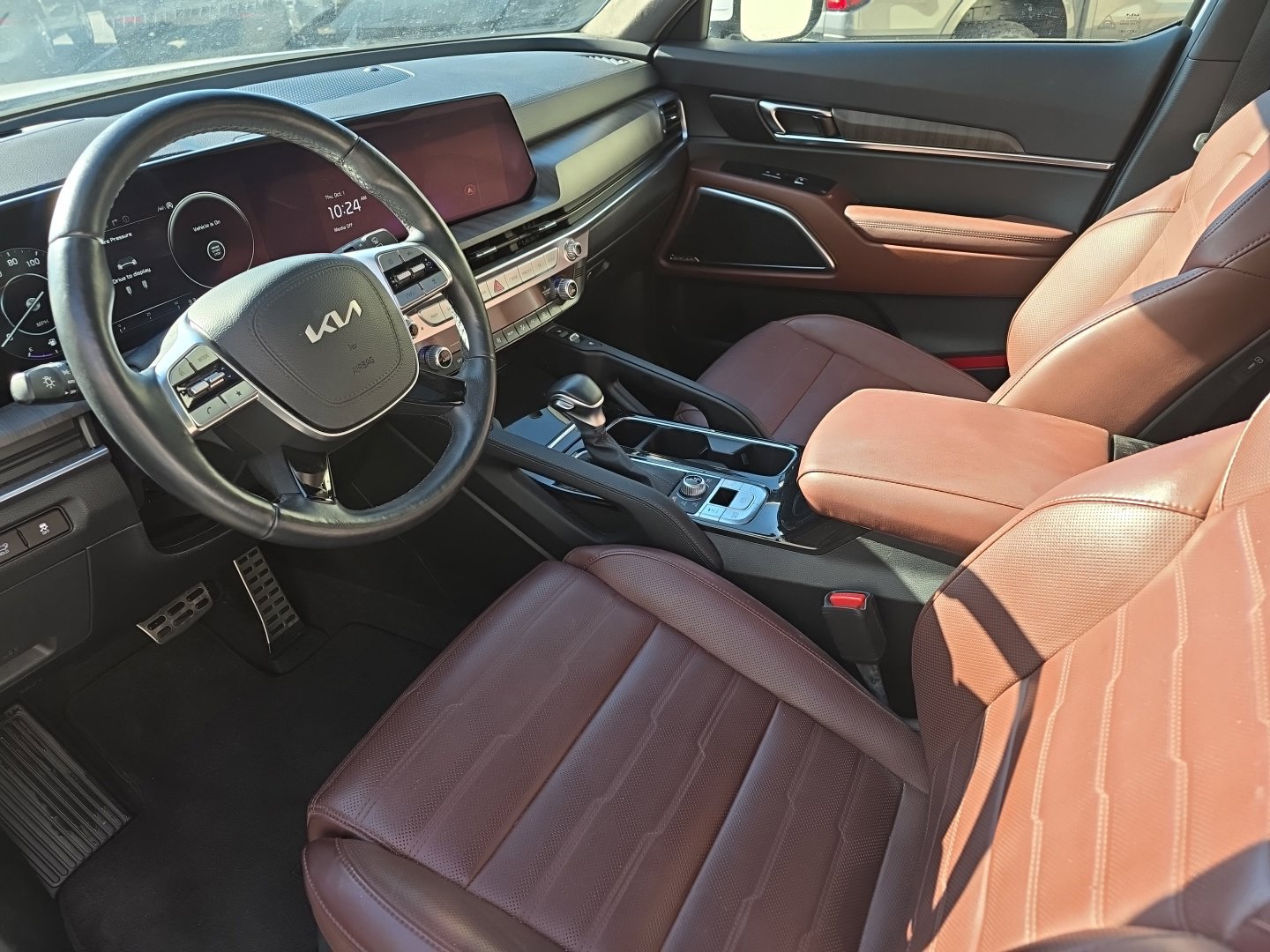 Used 2024 Kia Telluride SX Prestige w/ Towing Package AWD/4WD image 6