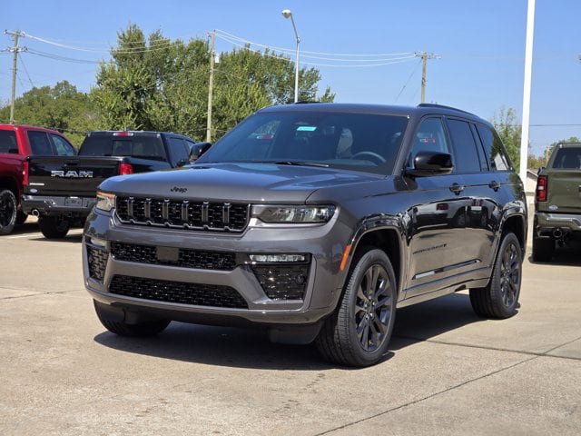 New 2026 Jeep Grand Cherokee Limited AWD/4WD image 2