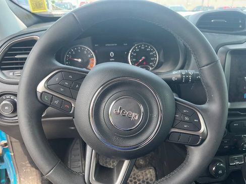 Used 2022 Jeep Renegade Latitude AWD/4WD image 15