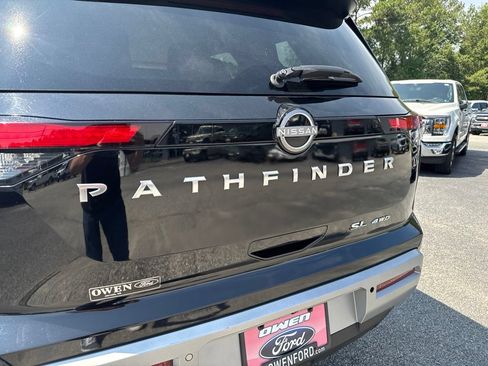 Used 2022 Nissan Pathfinder SL AWD/4WD image 34