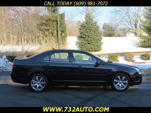 Used 2011 Mercury Milan Premier w/ Moon & Tune Pkg image 4