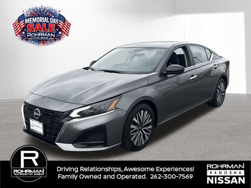 Used 2024 Nissan Altima 2.5 SV FWD image 1