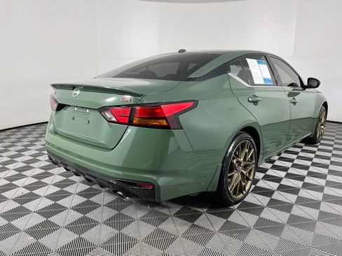 Used 2025 Nissan Altima 2.5 SR FWD image 12