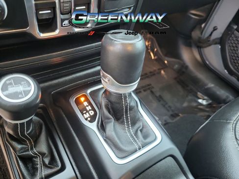 Used 2023 Jeep Wrangler Unlimited Sahara image 19