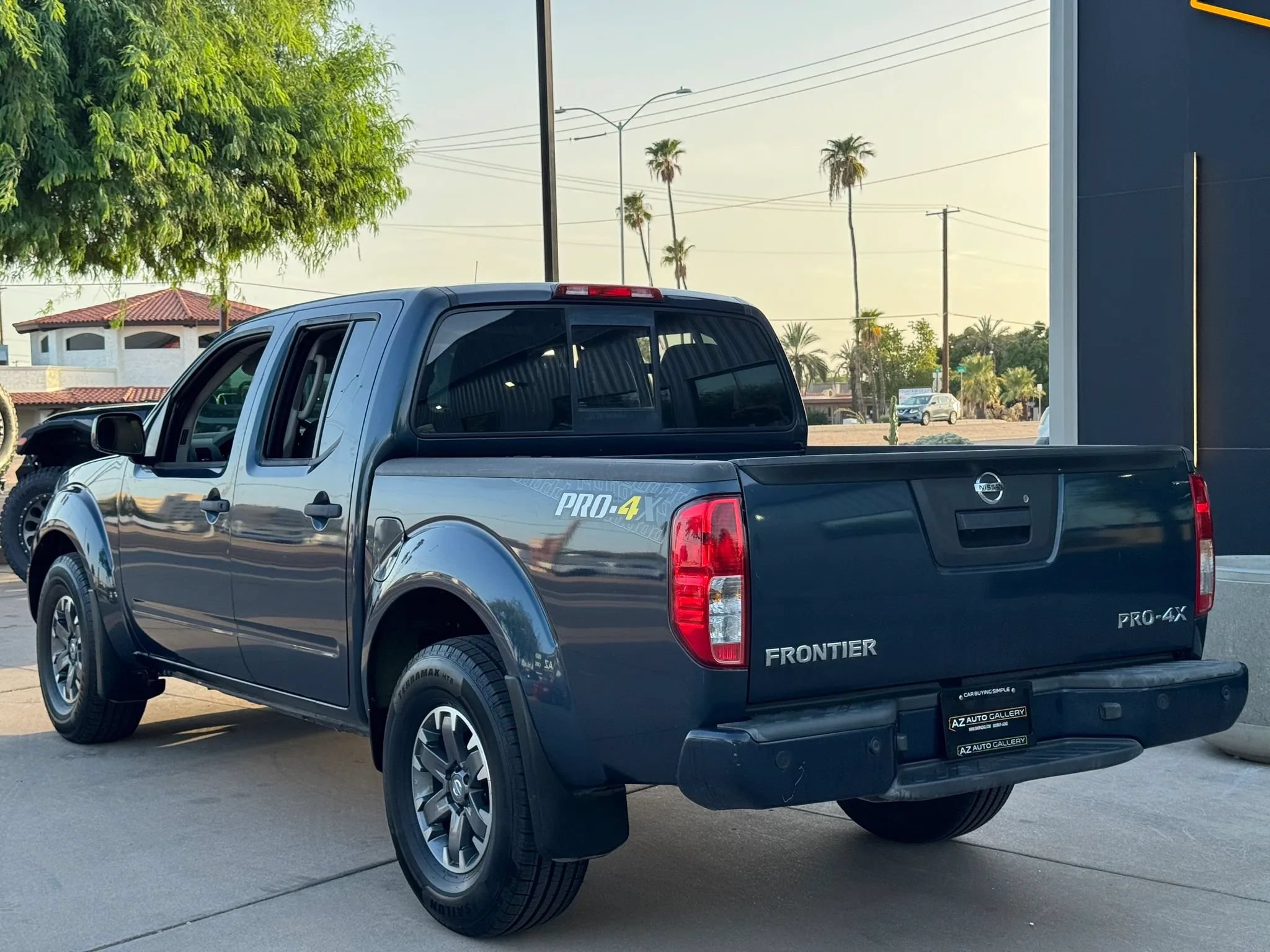 Used 2018 Nissan Frontier PRO-4X AWD/4WD image 8
