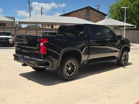 Used 2024 Chevrolet Silverado 1500 ZR2 w/ Technology Package AWD/4WD image 3