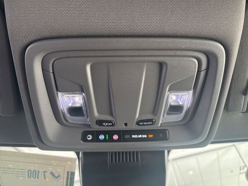 Used 2024 Chevrolet Silverado 1500 LT image 34