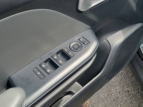 Used 2025 Kia K4 FWD image 21