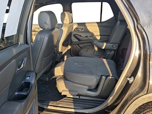 Used 2023 Chevrolet Traverse RS w/ LPO, Floor Liner Package image 31