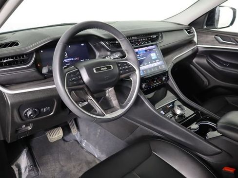 Used 2023 Jeep Grand Cherokee L Limited AWD/4WD image 28