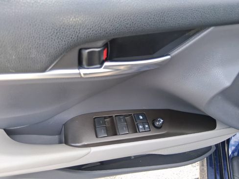 Used 2021 Toyota Camry LE FWD image 11