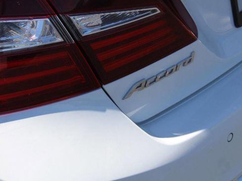 Used 2016 Honda Accord Touring image 27