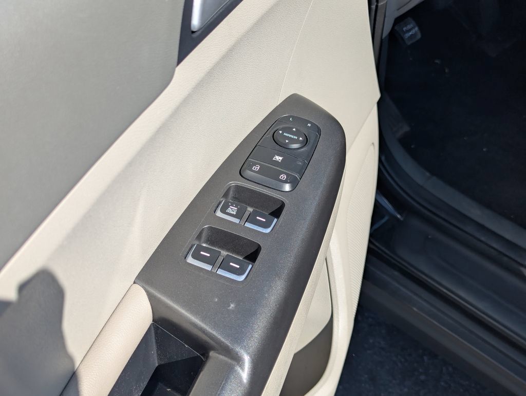 Used 2017 Kia Sportage LX FWD image 25