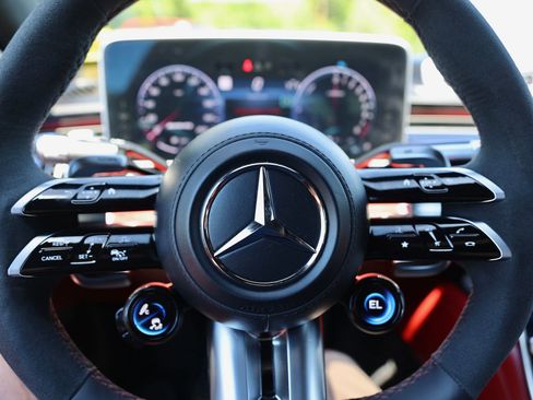 Used 2025 Mercedes-Benz S 63 AMG S image 39
