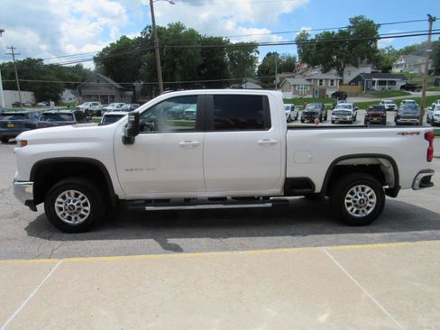Used 2025 Chevrolet Silverado 2500 LT w/ Convenience Package AWD/4WD image 10