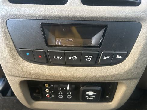 Used 2017 Honda Pilot Touring image 25