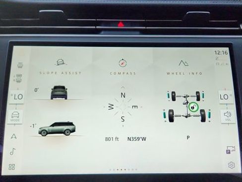 Used 2025 Land Rover Range Rover SE image 47