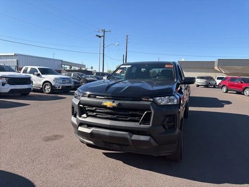 Used 2023 Chevrolet Colorado W/T image 5