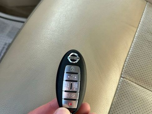 Used 2015 Nissan Quest SL image 33