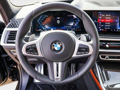Used 2025 BMW X7 M60i w/ Climate Comfort Package image 13