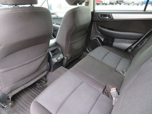 Used 2018 Subaru Outback 2.5i Premium image 14