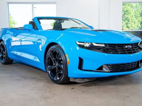 Used 2022 Chevrolet Camaro LT w/ RS Package RWD image 7
