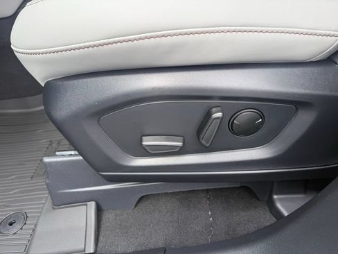 New 2025 Ford Explorer Active w/ Active Comfort Package RWD image 16