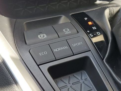 Used 2023 Toyota RAV4 LE FWD image 31