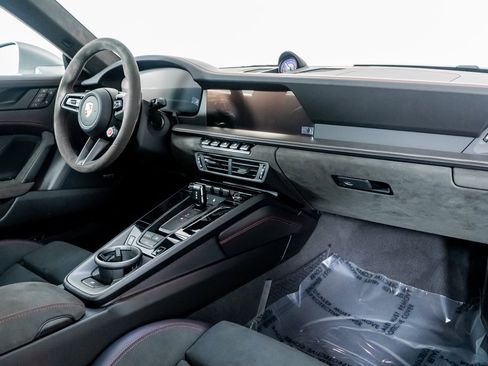 Used 2025 Porsche 911 Carrera 4 GTS image 49