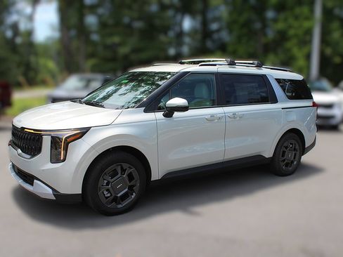 New 2026 Kia Carnival EX FWD image 4