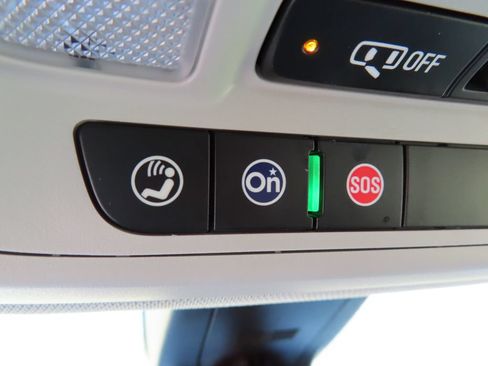 Used 2019 Chevrolet Traverse LT w/ LT Premium Package AWD/4WD image 13
