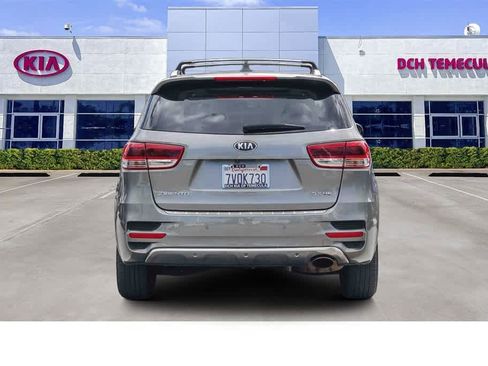 Used 2017 Kia Sorento SX image 5