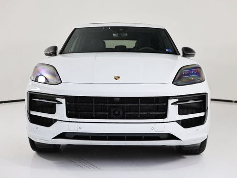 Certified 2025 Porsche Cayenne GTS AWD/4WD image 10