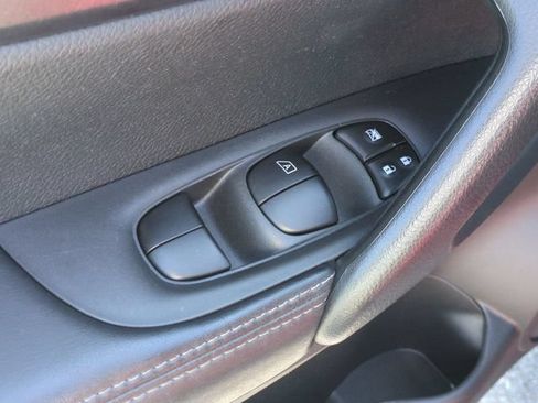 Used 2021 Nissan Rogue Sport S FWD image 13