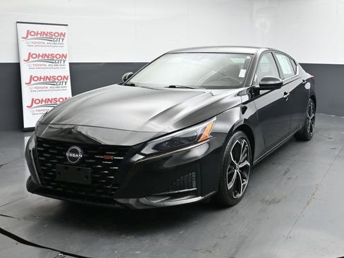 Used 2023 Nissan Altima 2.5 SR image 4