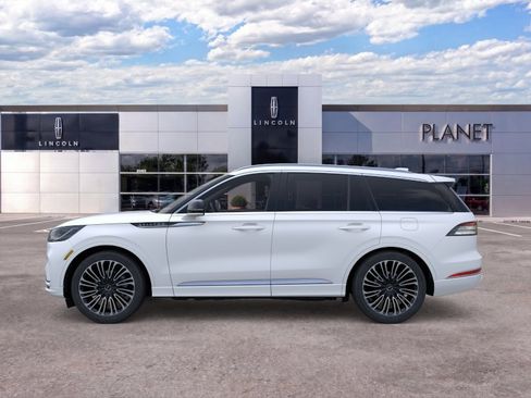 New 2026 Lincoln Aviator Black Label w/ Dynamic Handling Package AWD/4WD image 3