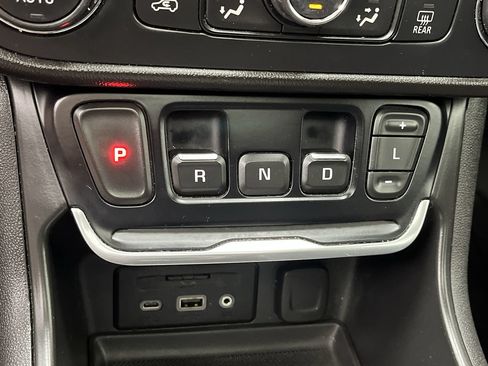 Used 2019 GMC Terrain Denali w/ Advanced Safety Package AWD/4WD image 25